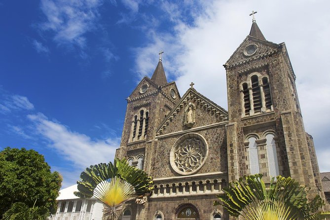 An Exciting, Scenic and Historical Island Tour - The guide makes the difference