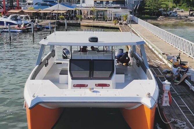 Full Day Luxury Snorkel Charter With Lunch (Minimum 10 Guests) - Key details at a glance