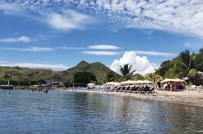 Private airport Transfer from St. Kitts Marriott & Frigate Bay. - Comfort, air conditioning, Wi-Fi, and water