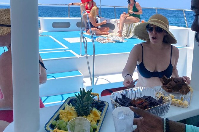Private Half Day with Waterslide Boat - Open bar, snacks, and the value of the price