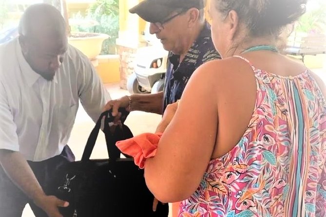 Shared or Private St Kitts Airport Roundtrip Transfer - Shared or private: which option fits?