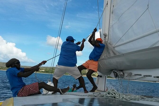 Snorkel Lunch & Lounge: Bluewater or Snorkel and Lunch: Leeward - Lunch on board after the water